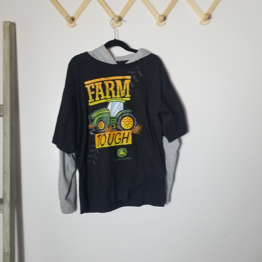 NWT JOHN DEERE BOYS LONG SLEEVE SHIRT WITH HOOD SIZE 18
